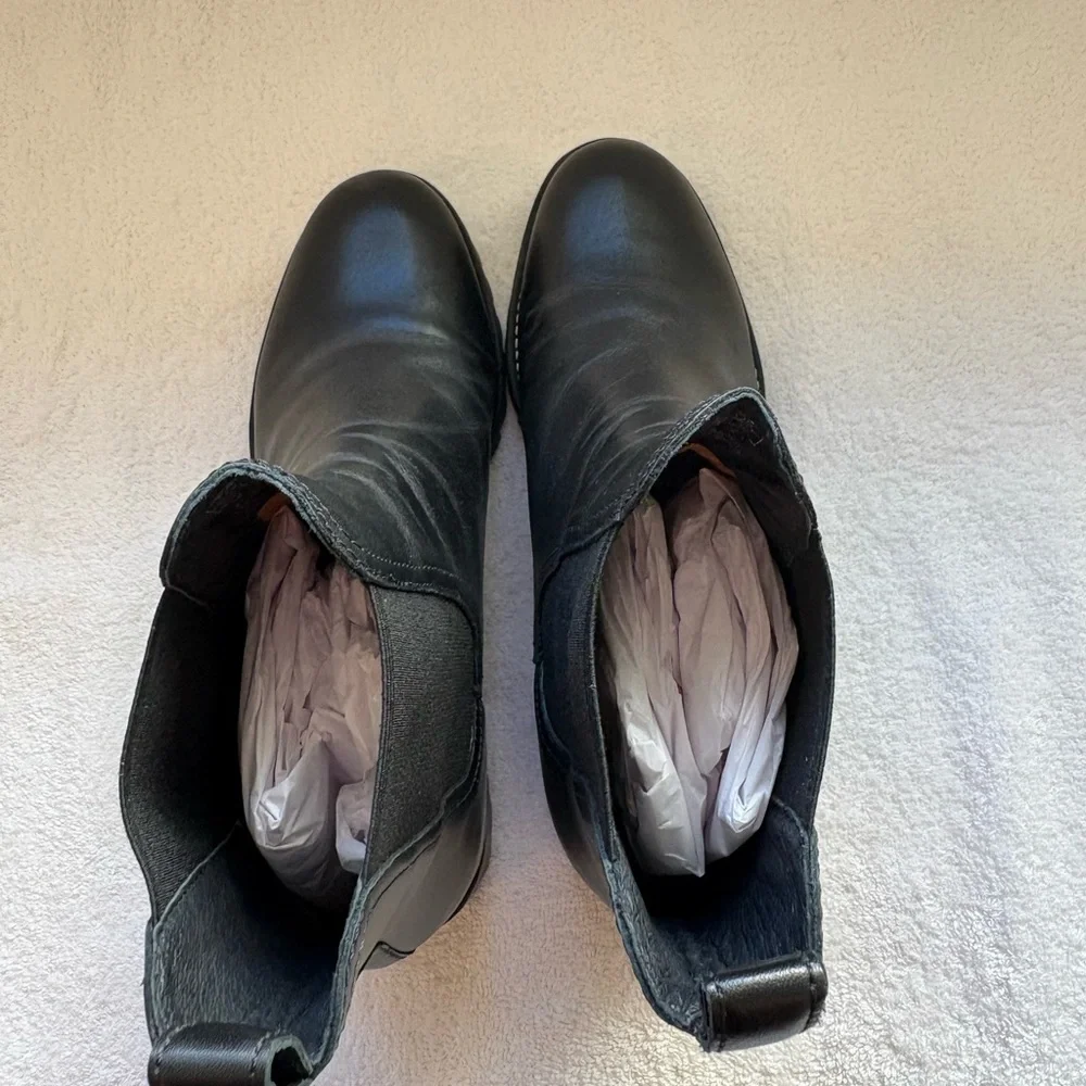 Soludos Black Greenpoint Chelsea Boot Size 10 with Box - Picture 7 of 13